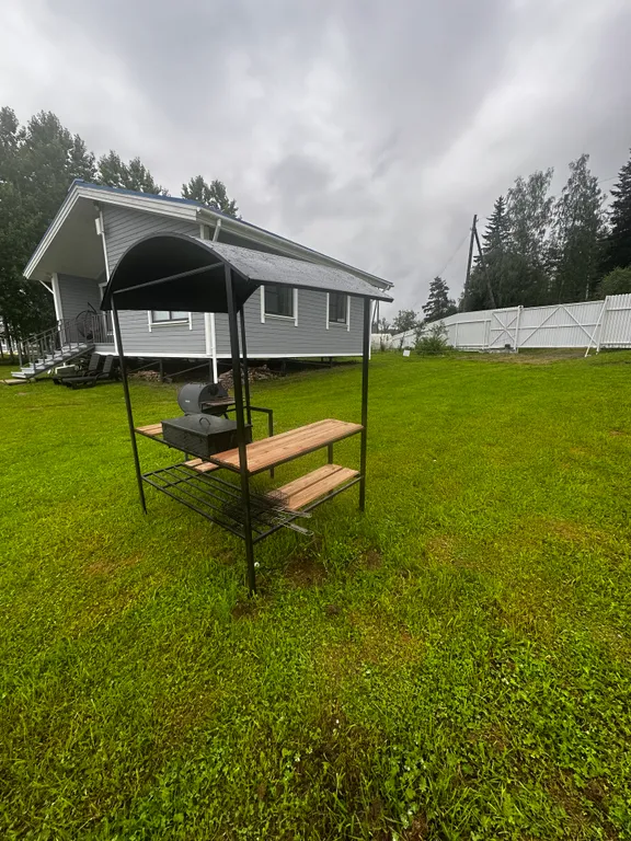 Уютный семейный дом на берегу озера