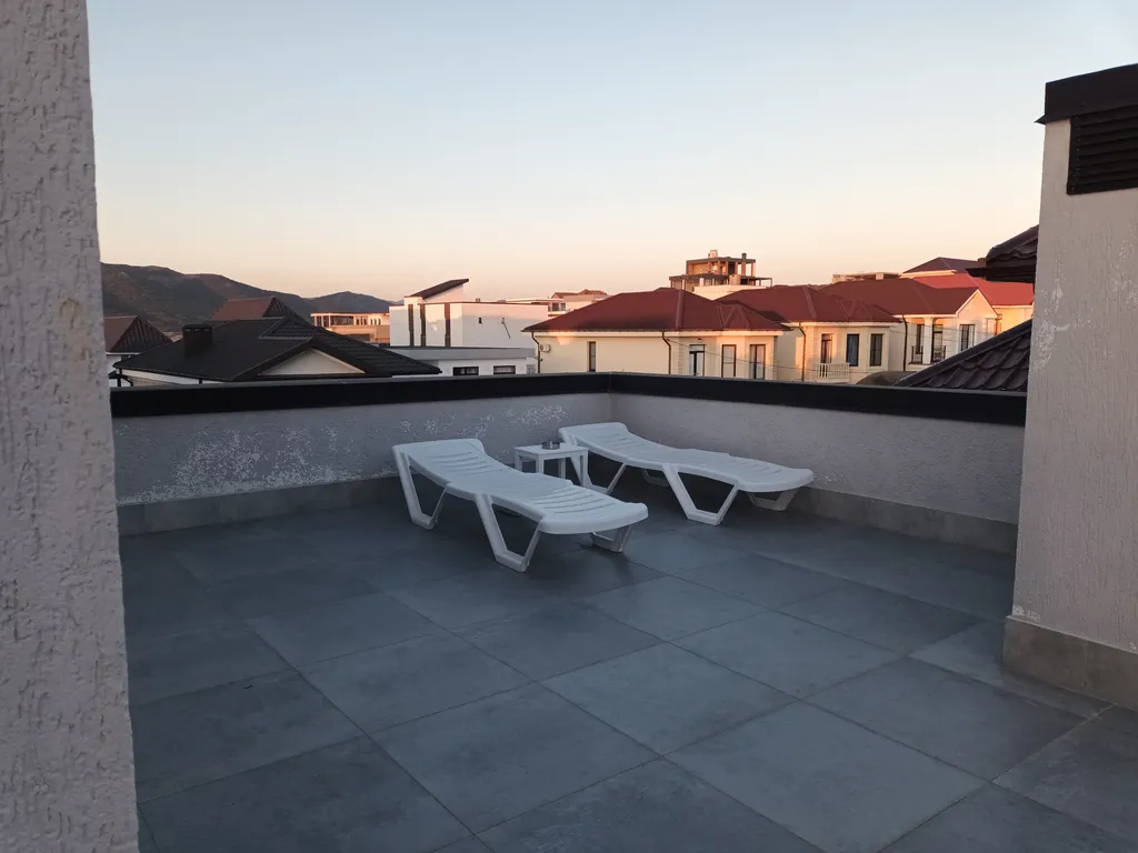 Дом с бассейном