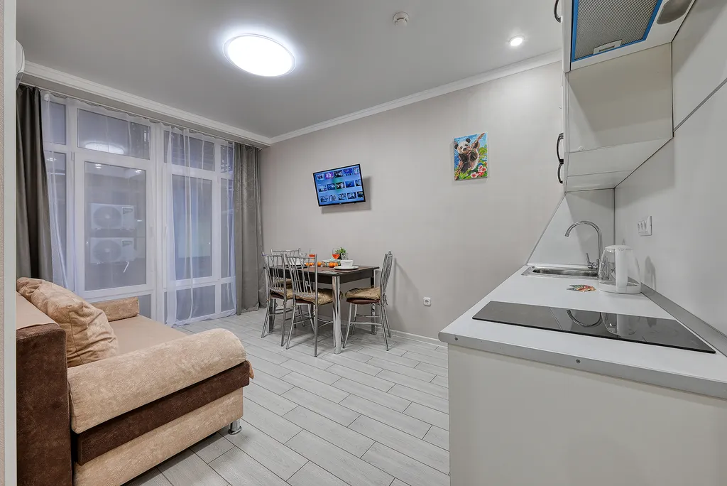 Квартира с отдельной спальней рядом с Казино и Ред Ареной 02