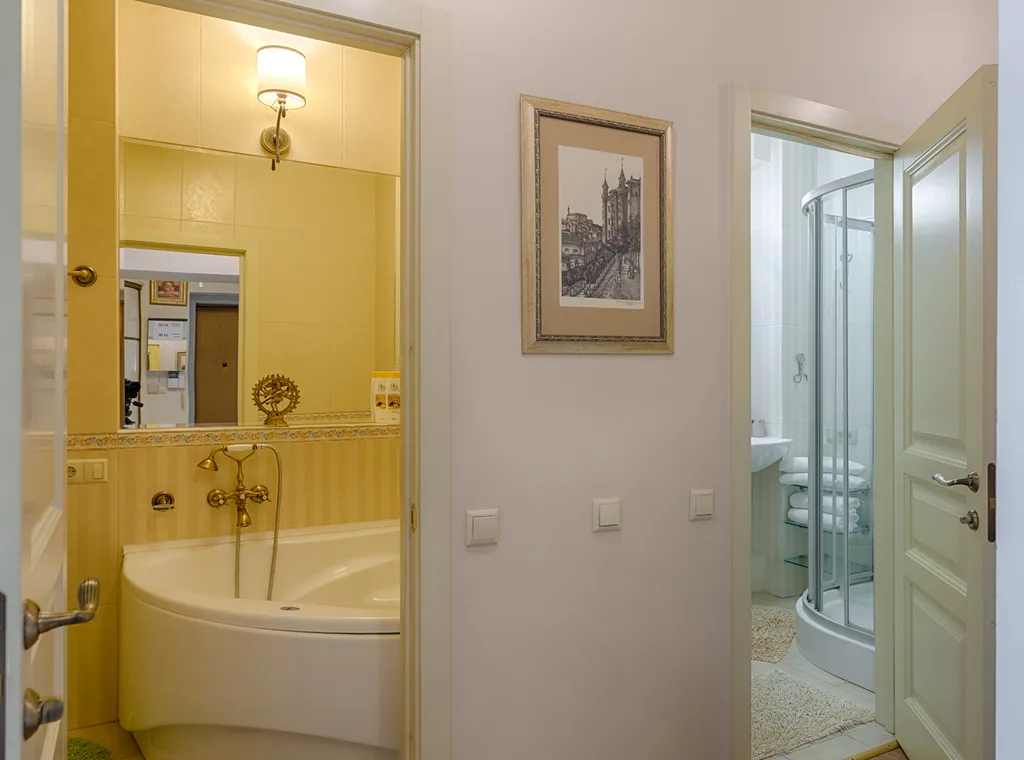 Квартира 4-комнатные апартаменты в центре города с видом на проспект — Минск