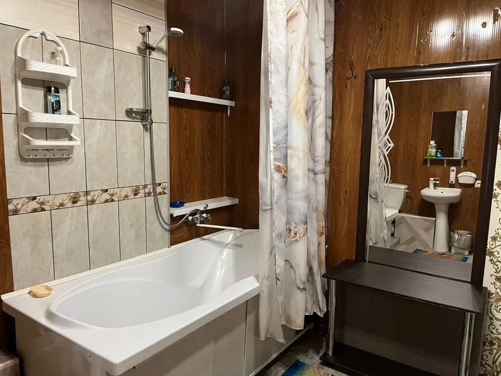 Терем с мансардой в дивном лесу у моря, с новым ремонтом и обстановкой