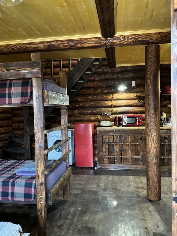 Двухэтажный сруб для большой компании