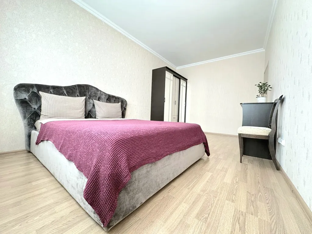 2-комнатная квартира с балконом на Притомском напротив ЛДК