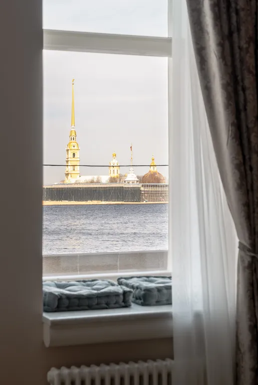 Роскошная квартира с уникальным видом на Неву