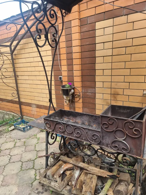 Дом у метро