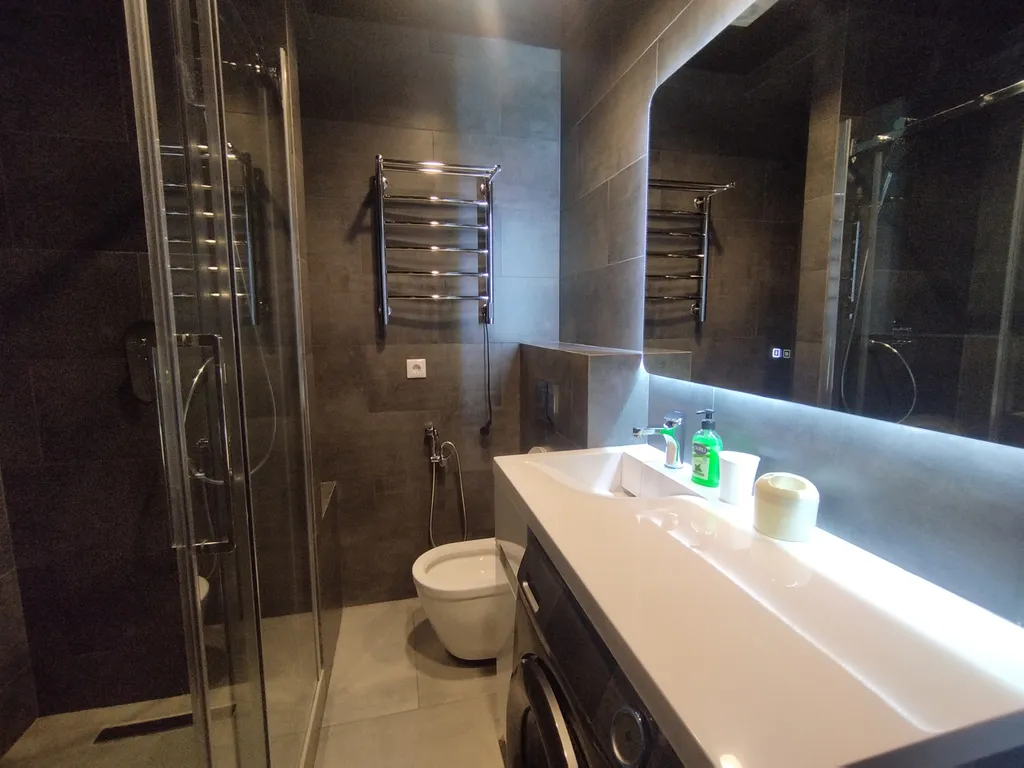 Квартира с отдельной спальней в центре