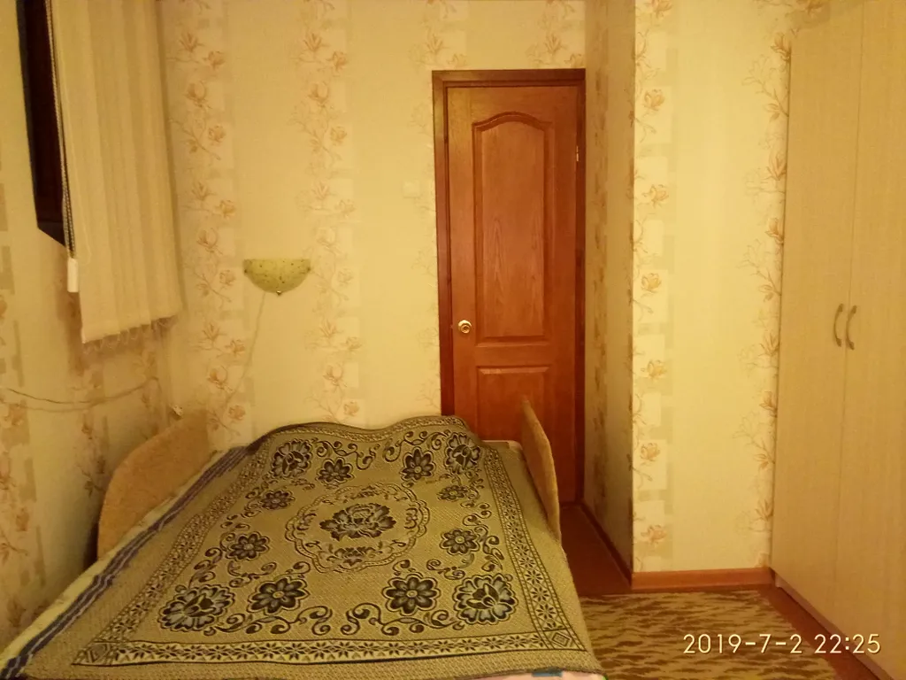 Просторная комната с кондиционером в частном доме