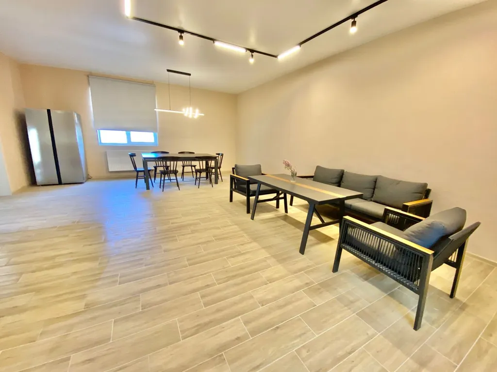 Эллинг у реки