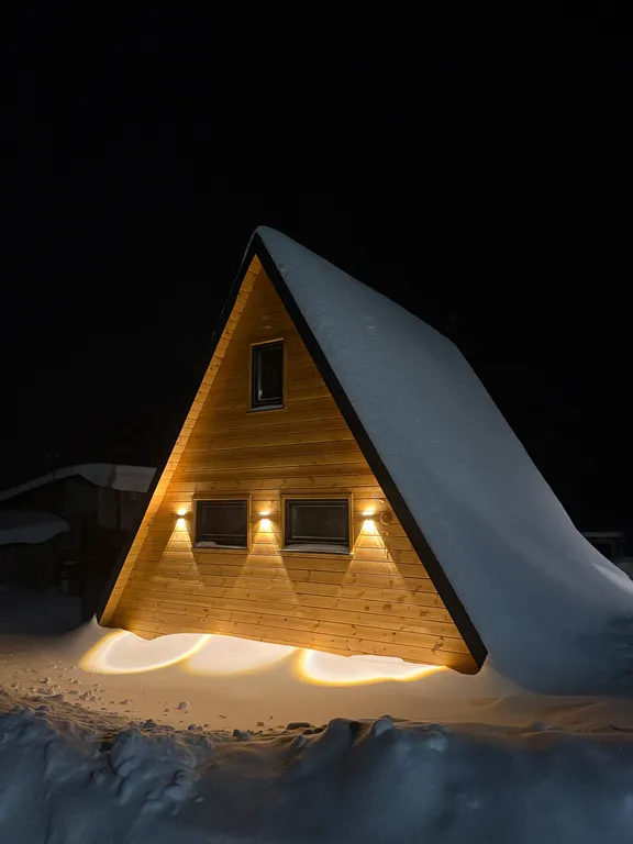 Домик на берегу реки Вишера