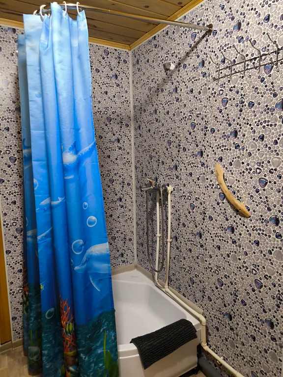 Домик у озера