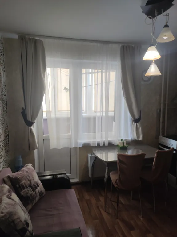 1-комнатная квартира с хорошим ремонтом, чистая