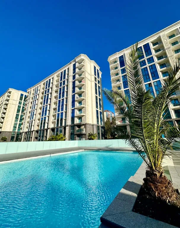 Дизайнерская квартира возле моря с балконом