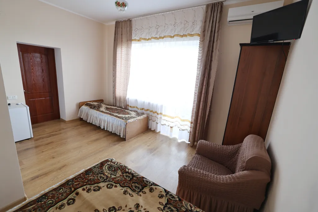 Квартира Квартира Трехместный номер с доп. местом с балконом и видом на море — Лазаревское