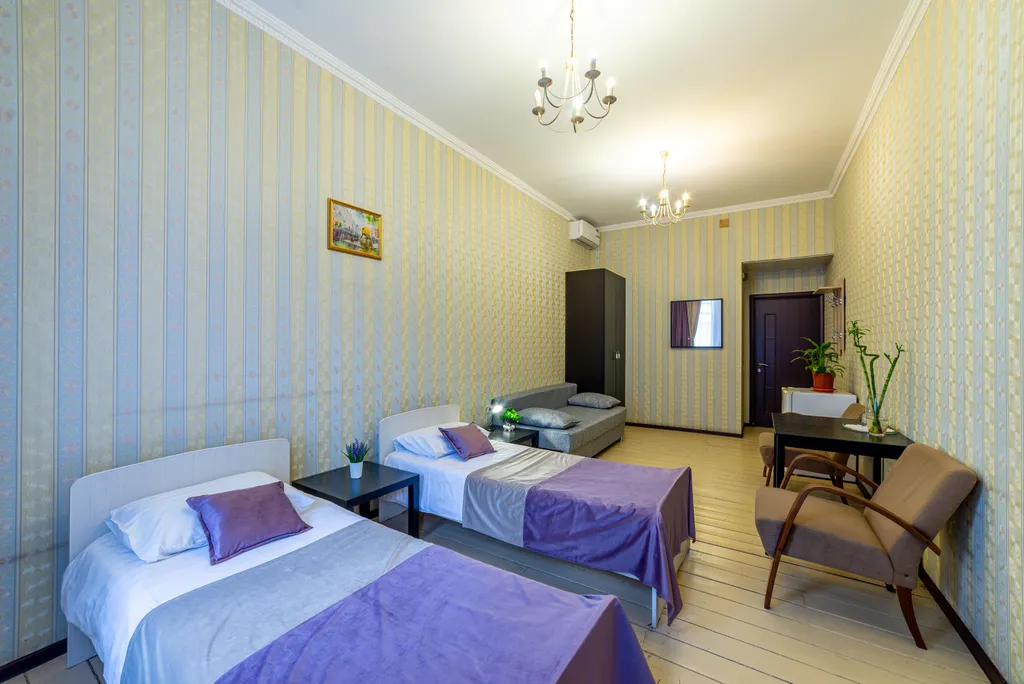 Квартира Квартира Эконом с 2 кроватями и диваном, с общей душевой комнатой — Санкт-Петербург