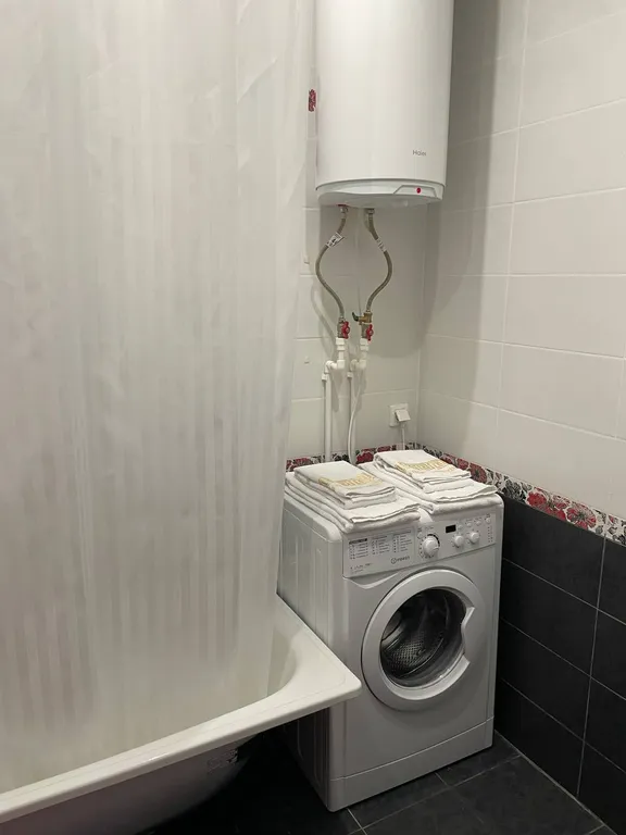 Коттедж Просторный трёхкомнатный дом — Элиста