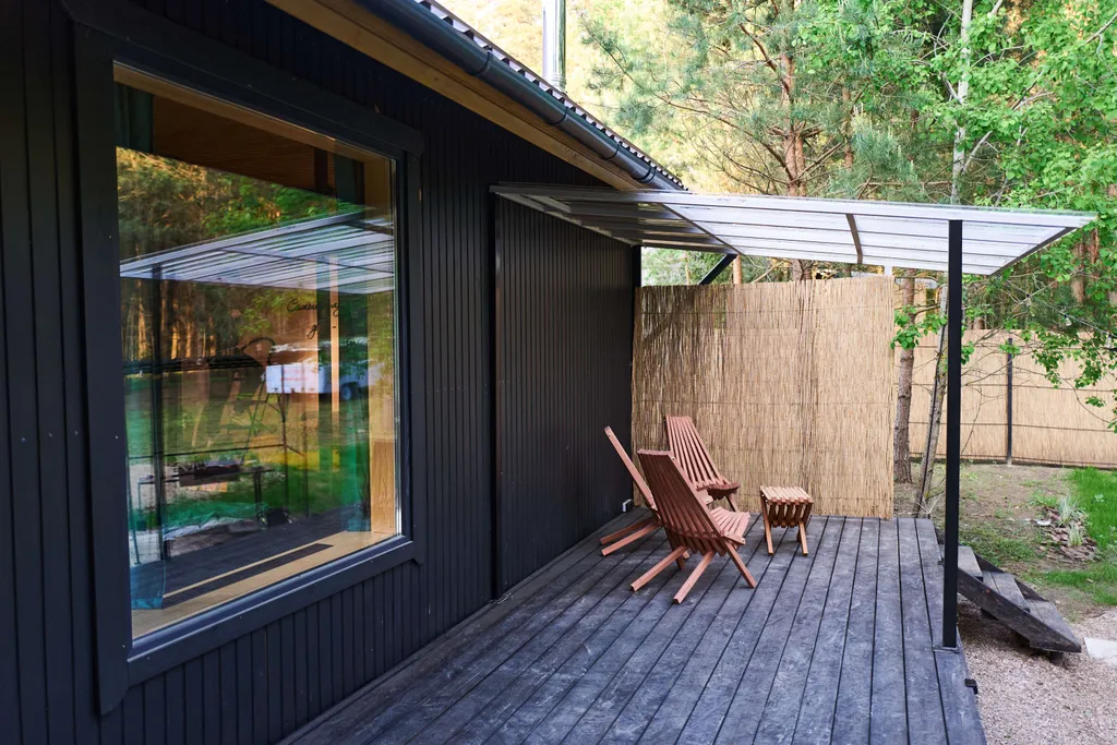 Дом в лесу: баня, купель, проектор, камин, озеро, велосипеды