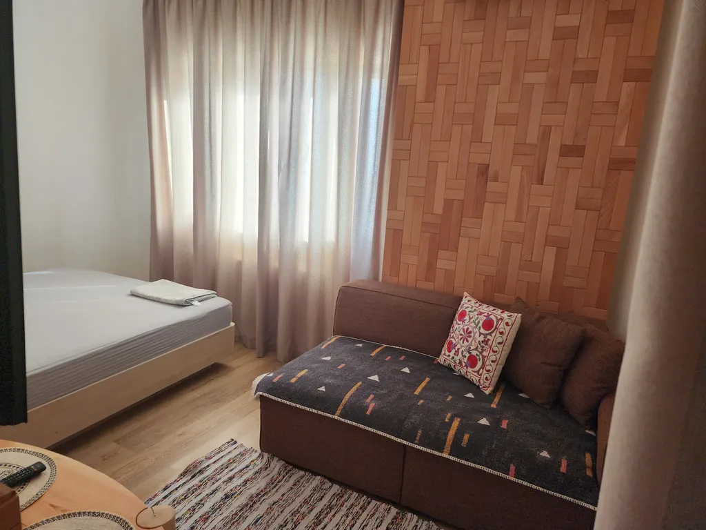 Дизайнерская небольшая квартира в центре города