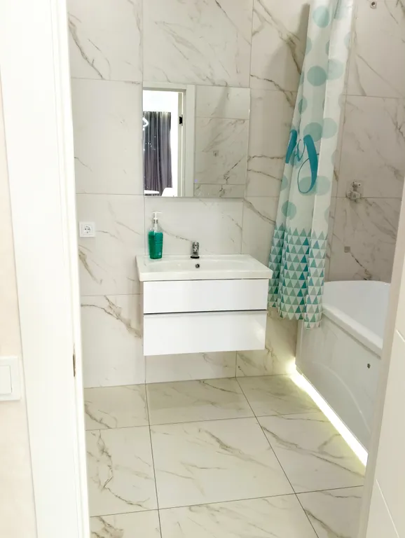 1-комнатная евродвушка огромная, 2 кровати, раскладной диван