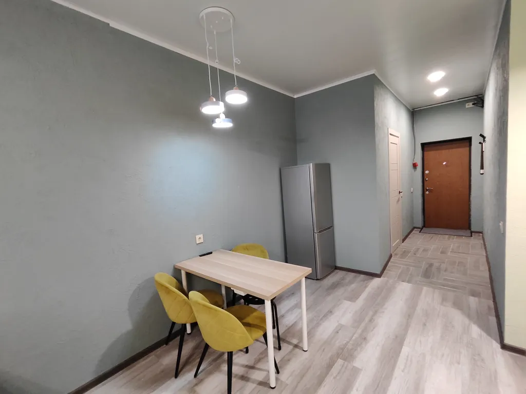 Однокомнатная квартира студия с отдельной спальней