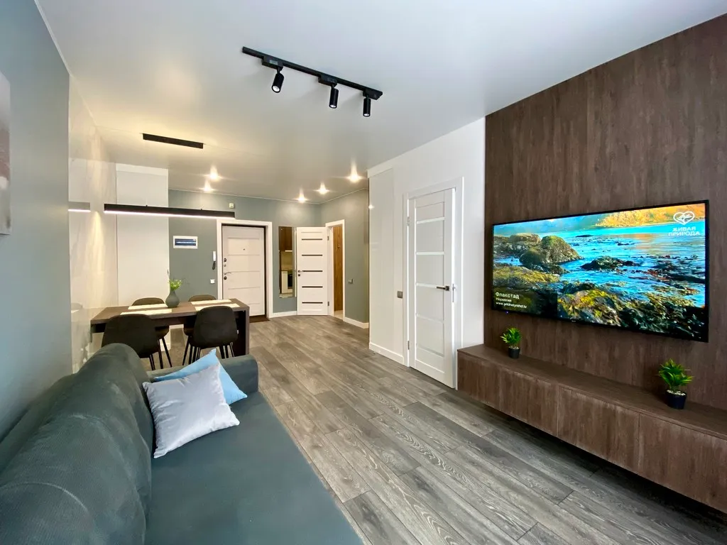 Просторная дизайнерская евродвушка бизнес-класса в центре