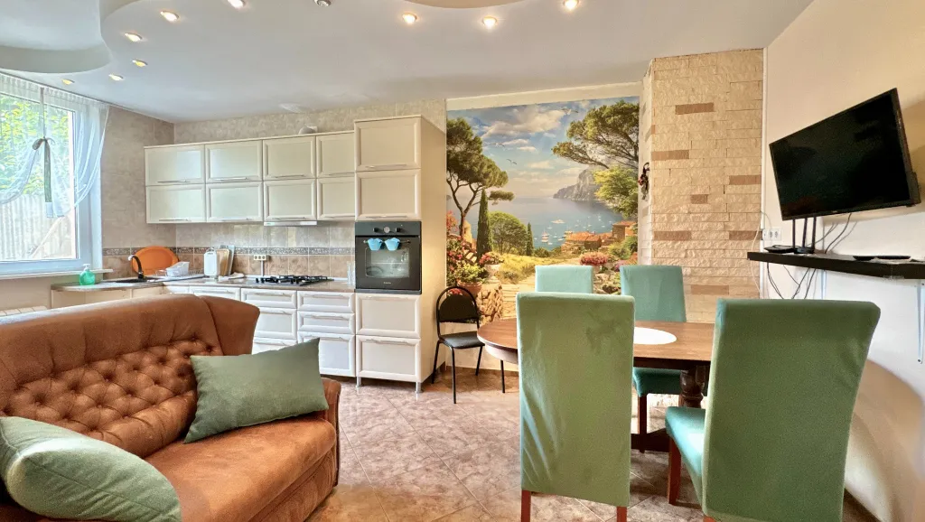 Домик с садом в Кореизе возле ялты