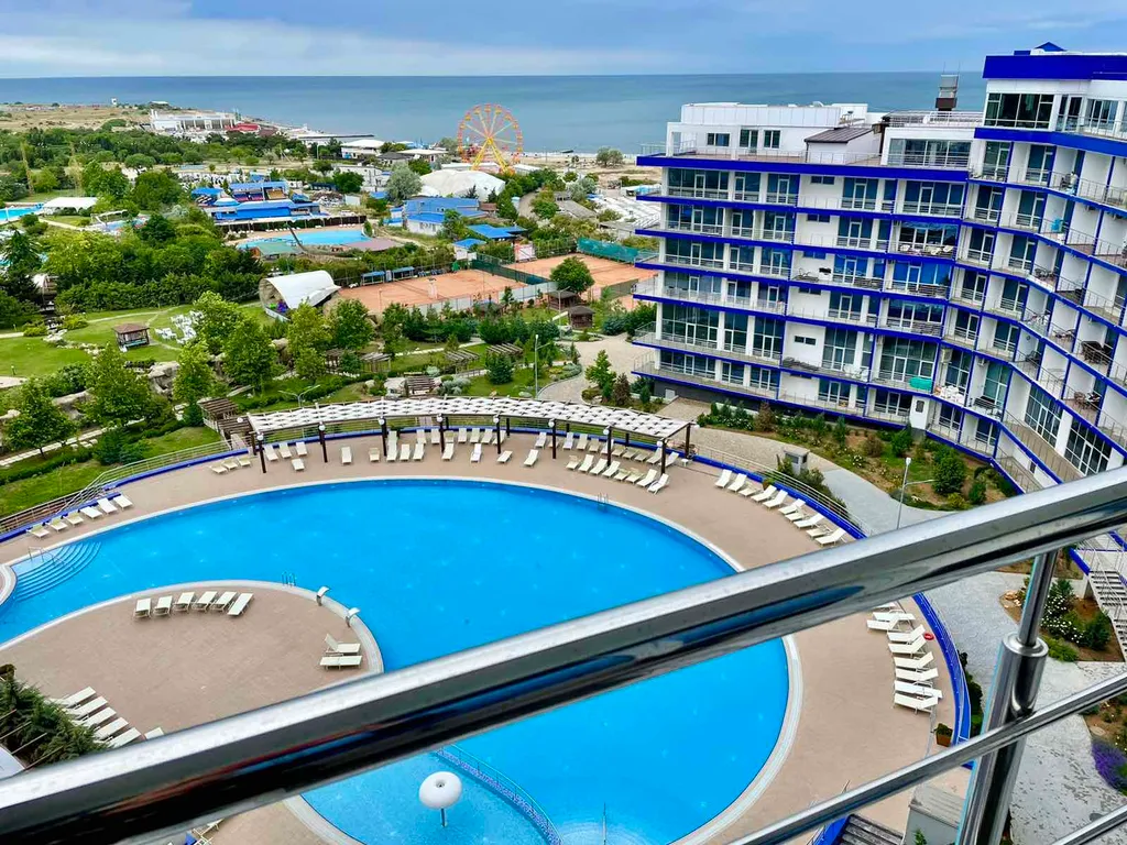 Двухкомнатные с видом на море и бассейн