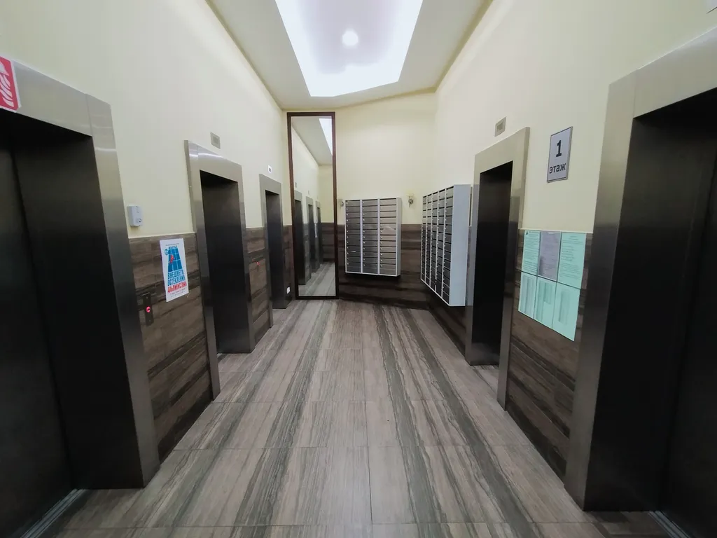 Бирюзовая студия рядом с Мегой и Ашаном