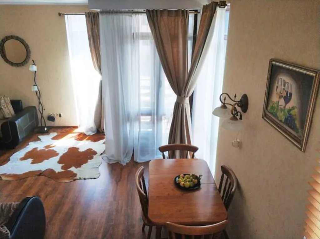 Квартира с балконом с видом на горы