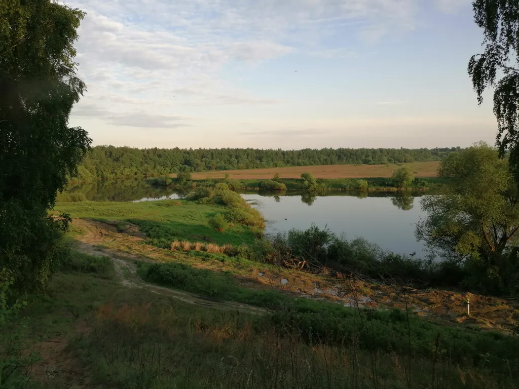 Уютный дом на берегу озера с баней на дровах