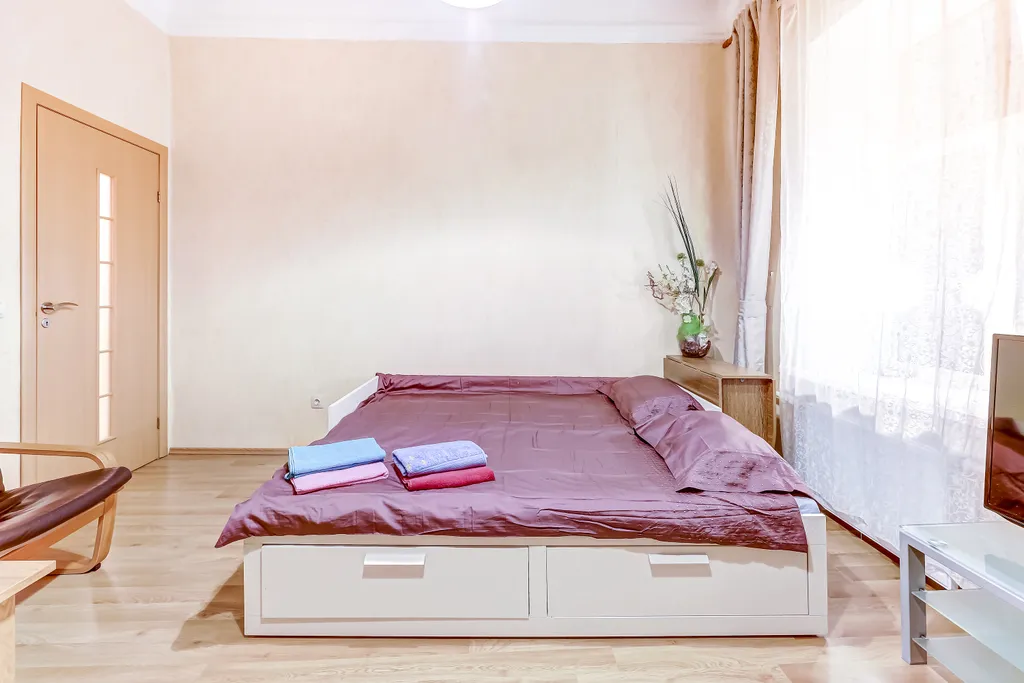 Ryss' 2BR Apt on Nevsky 136