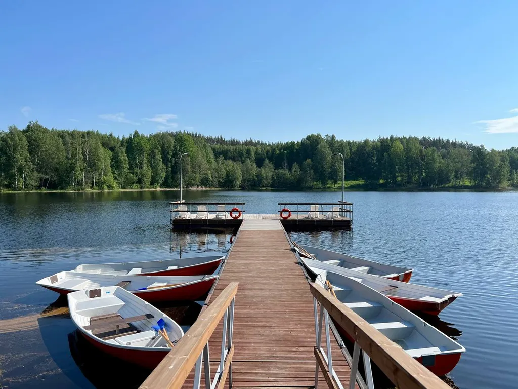 Дом N3 с сауной и камином  на берегу озера Лунное