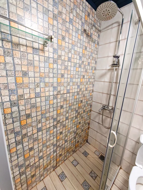 Дизайнерская студия с роскошным камином