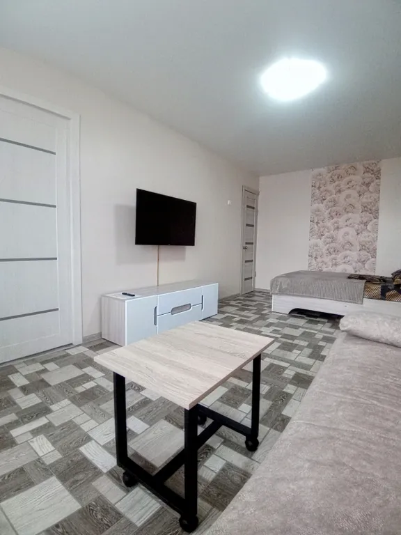 Презентабельная квартира с ремонтом — аренда посуточно в Лысьва