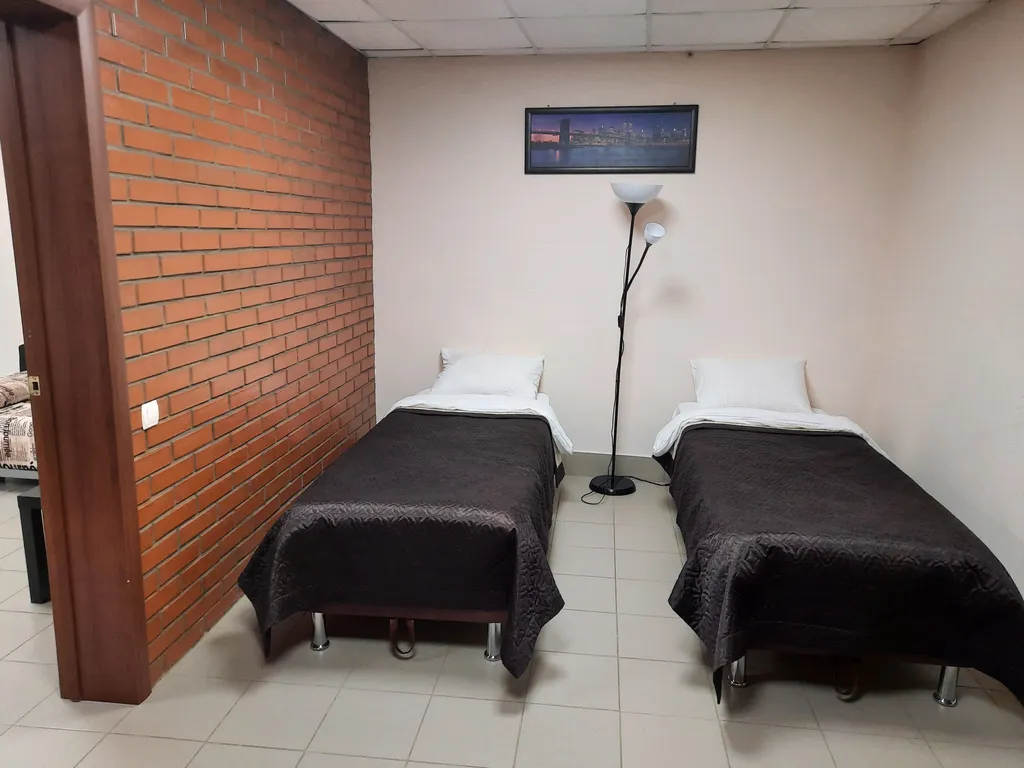 Suite – двухкомнатный номер, с «гостиной» и спальней.