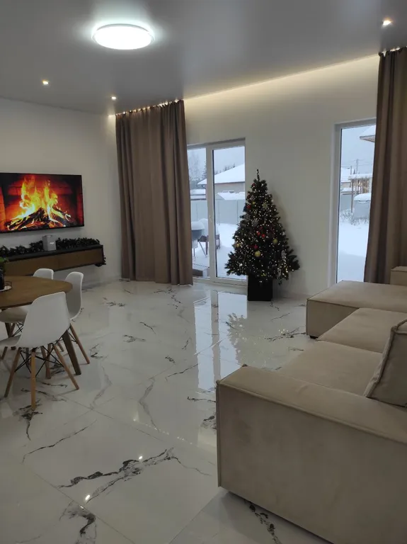 Коттедж Просторный дом — Лобня