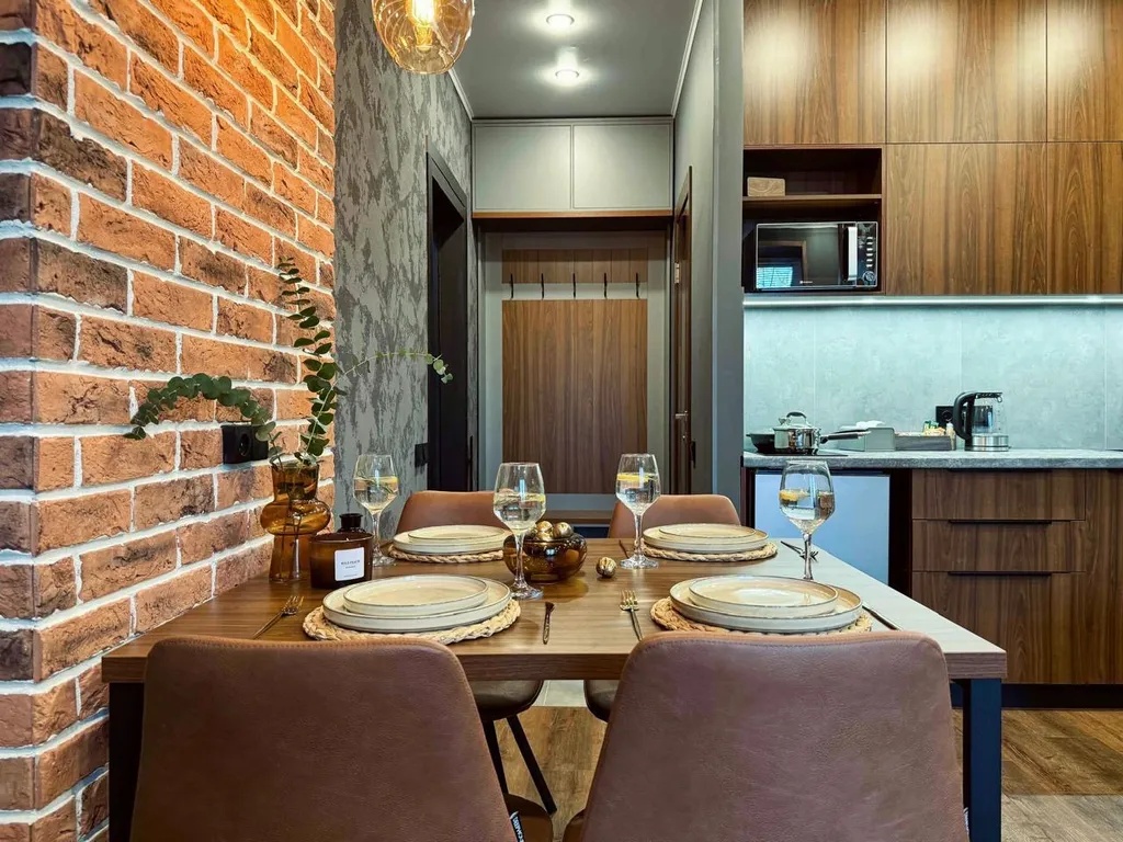 Новая студия с дизайнерским ремонтом