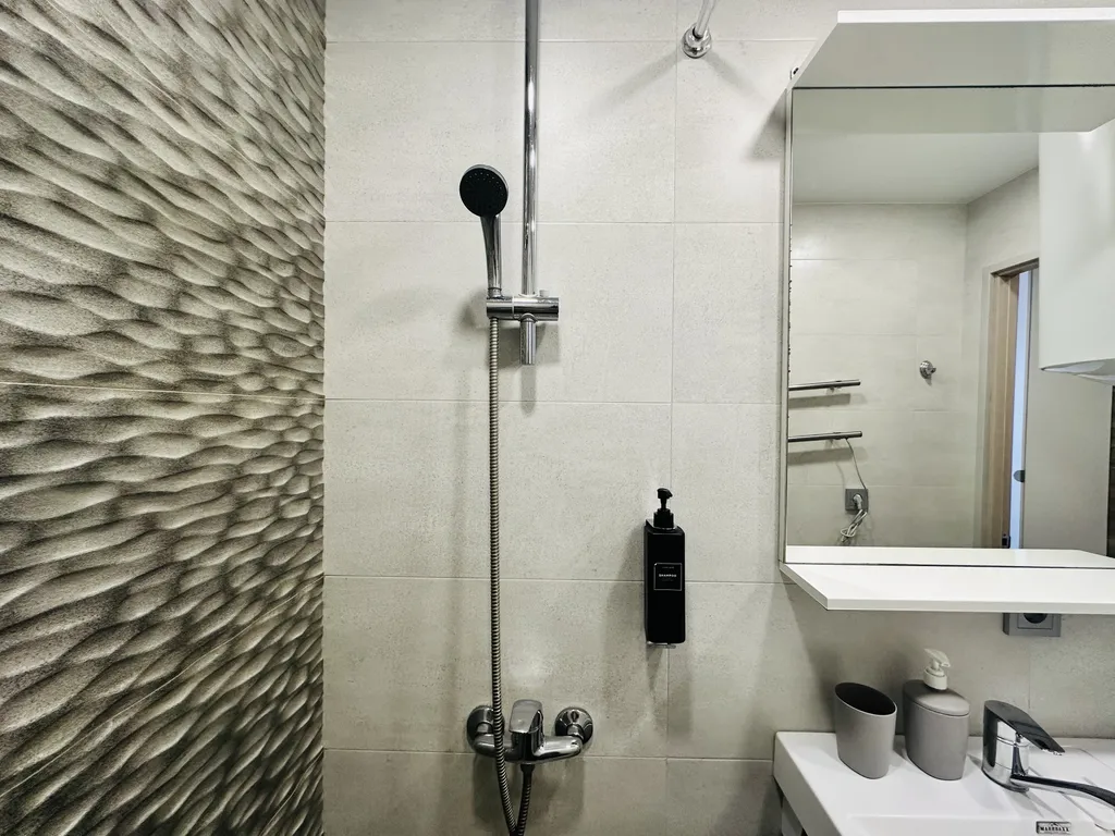 Студия с дизайнерским ремонтом