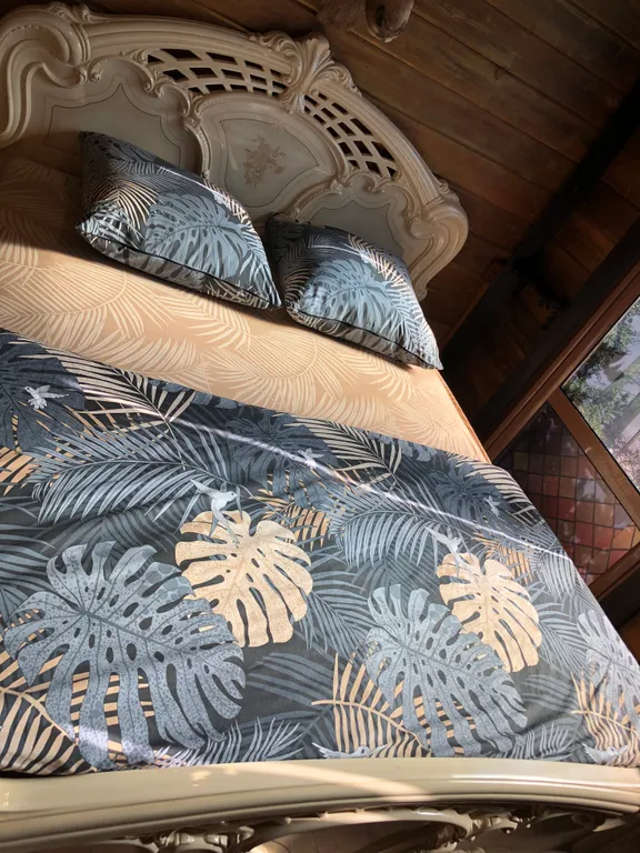 Дом Шилтон Виладж с бассейном, баней и джакузи