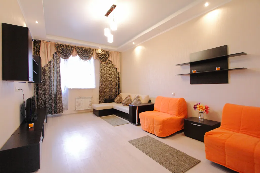 Двухкомнатная квартира с большой гостиной и балконом — аренда посуточно в Люберцы