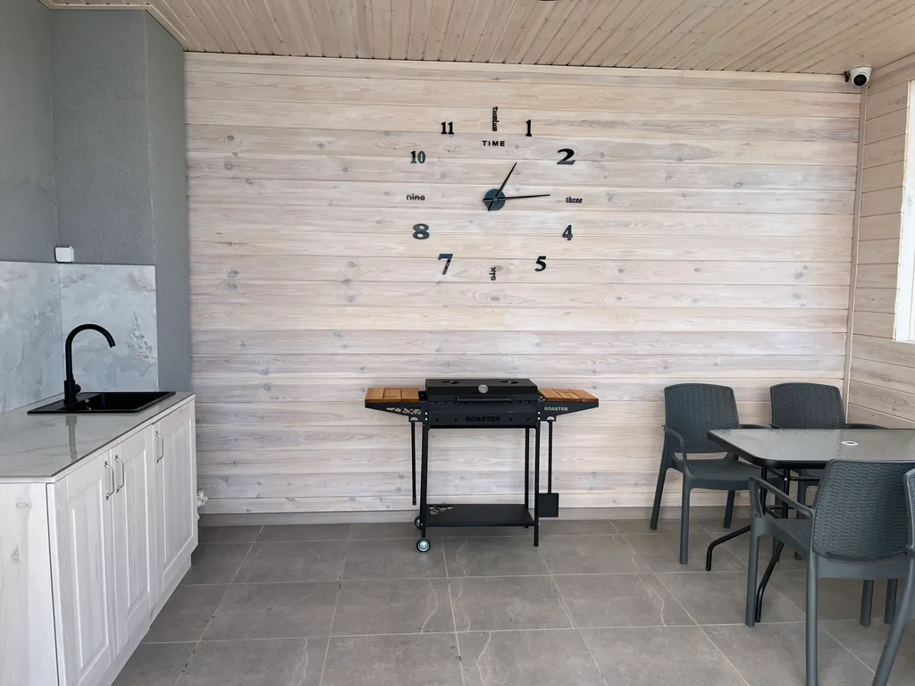 Комната с видом на море синяя