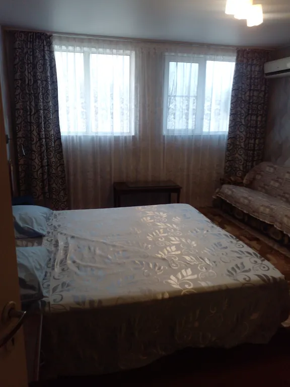 Эллинг на берегу моря