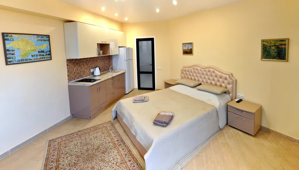 Квартира-студия с отдельным входом в Ливадии на берегу моря