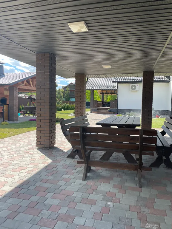 Коттедж для отдыха вблизи леса, с отдельной территорией и баней