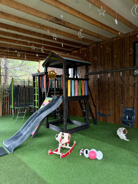 Коттедж с видом на море и индивидуальной террасой