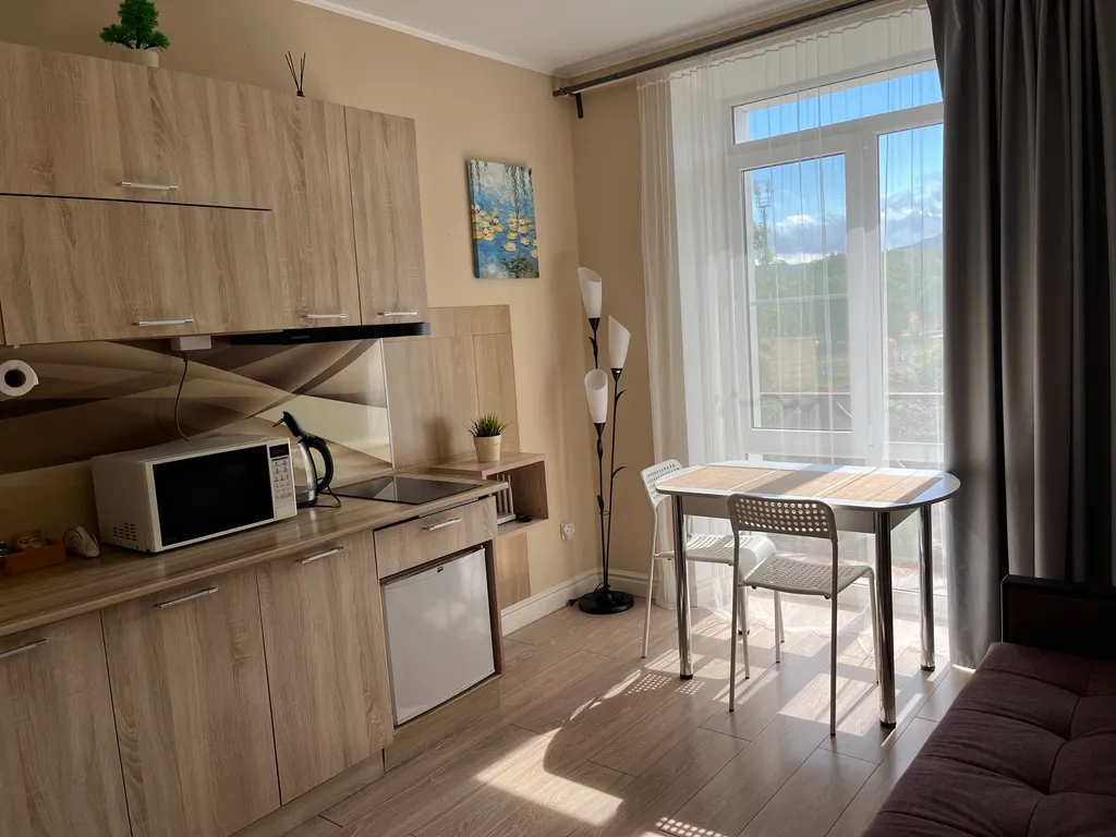 Квартира в центре Зеленой поляны , озеро Банное