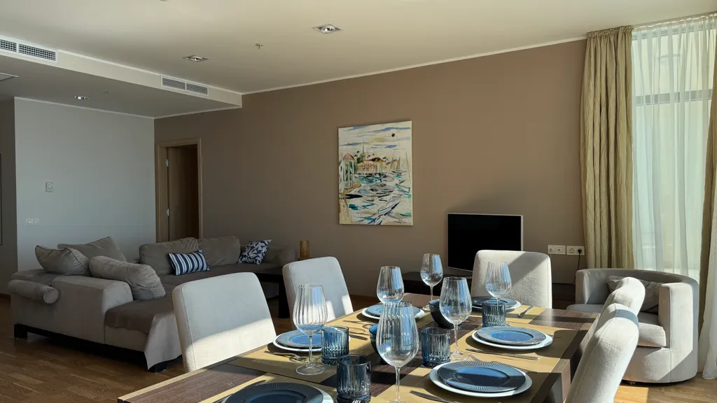 Апартамент 3-х спальный с балконами и панорамой моря