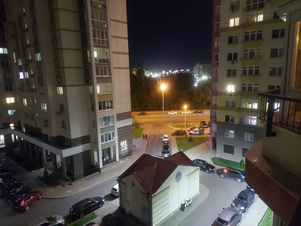 Квартира Квартира Роскошная эко-студия в стиле шале с прекрасным видом на пруд — Минск