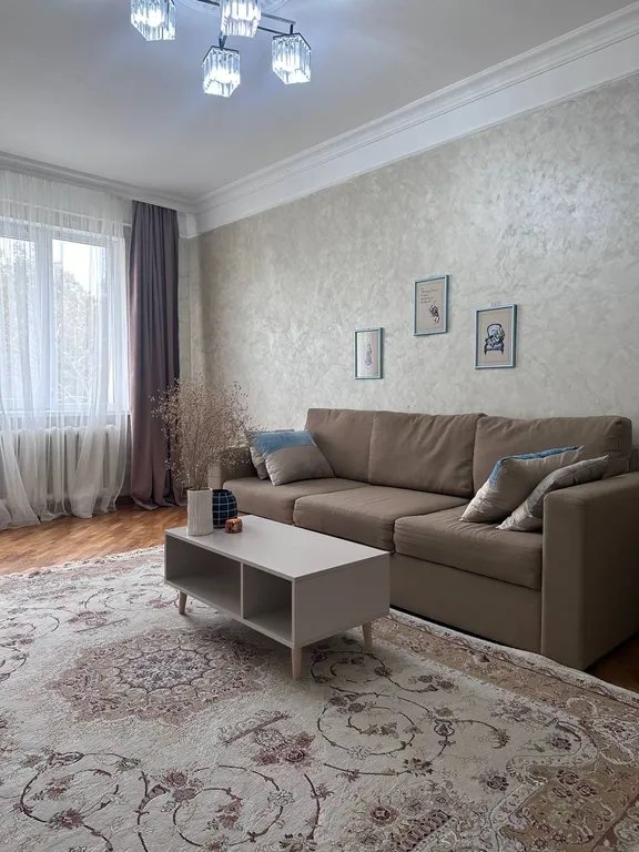Квартира Просторная трёхкомнатная квартира в центре Махачкалы — Махачкала
