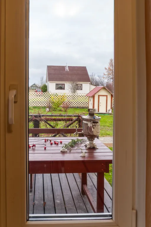 Дом на берегу реки