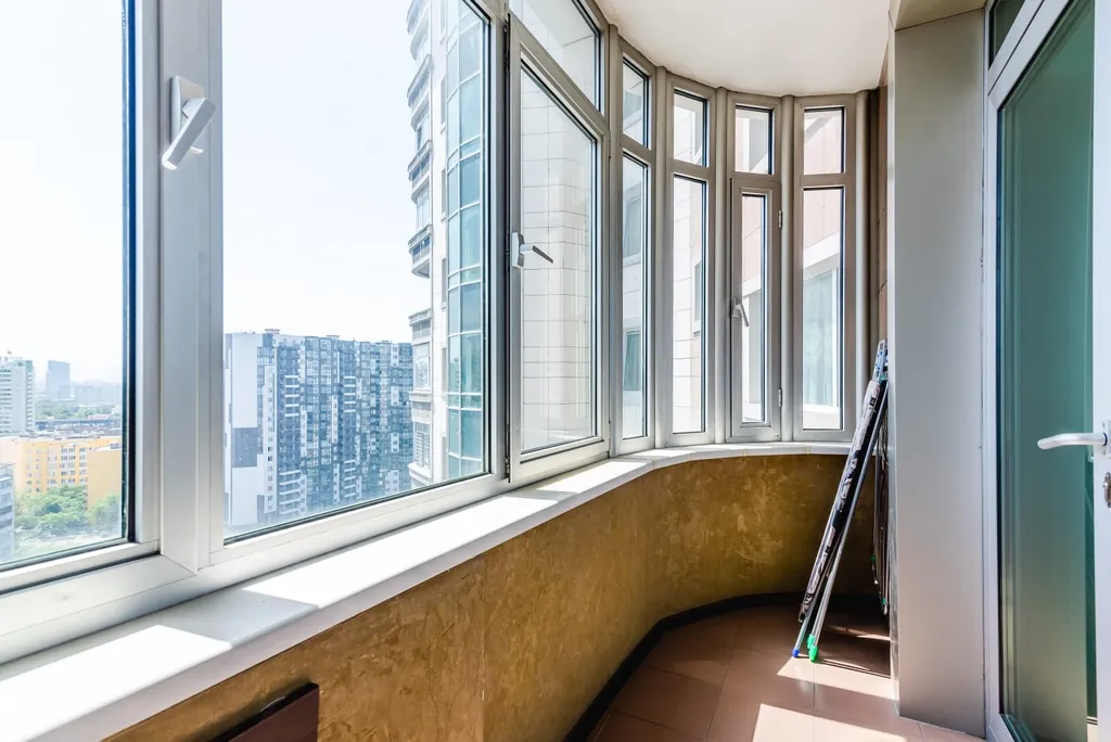 Большая двушка с кухней студией с потрясающим видом на горы